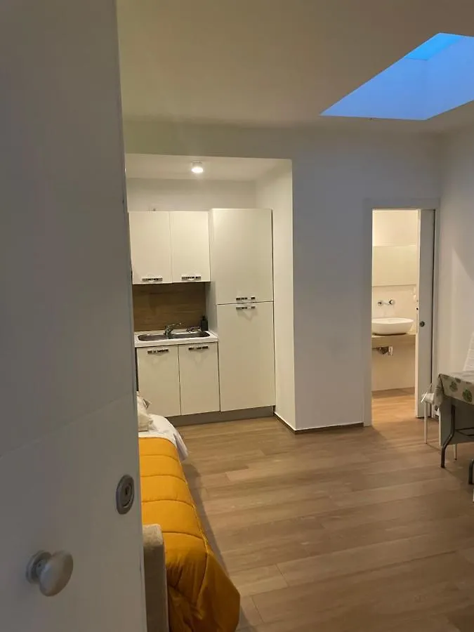 Apartament Sisters' House Bari 0*,