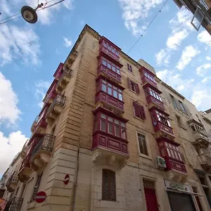 https://vallettastay-lucky-star-apartment-103.qawrahotelsmalta.org